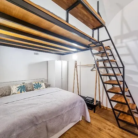 Hlavna Апартаменты *