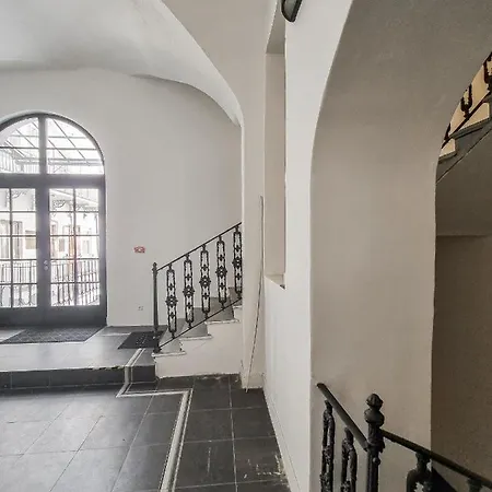 Hlavna Апартаменты Кошице