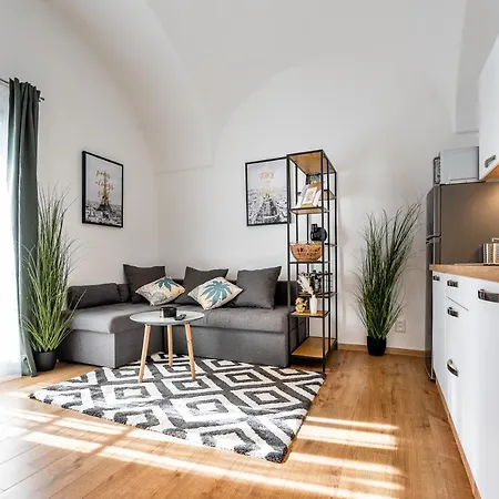 Hlavna * Кошице